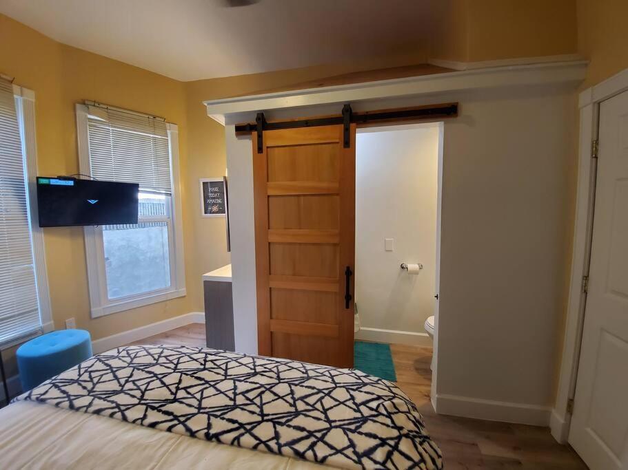 דירות Centrally Located Studio And Cozy Place Perfect For Travelers And Couples! Located In San Diego Downtown! Perfect For Your Quick Getaway! מראה חיצוני תמונה